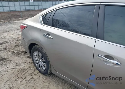 2015 Nissan Altima 2.5/2.5 S/2.5 Sl/2.5 Sv z USA, uszkodzony, nr VIN 1N4AL3AP9FN341262